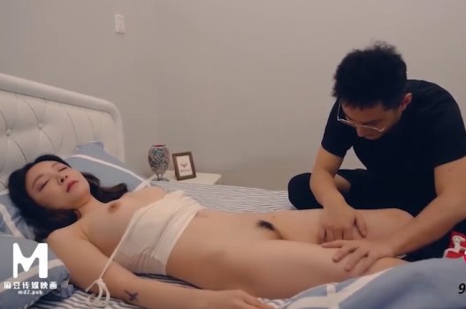 Zhao Jiamei đóng vai người lớn trong phim